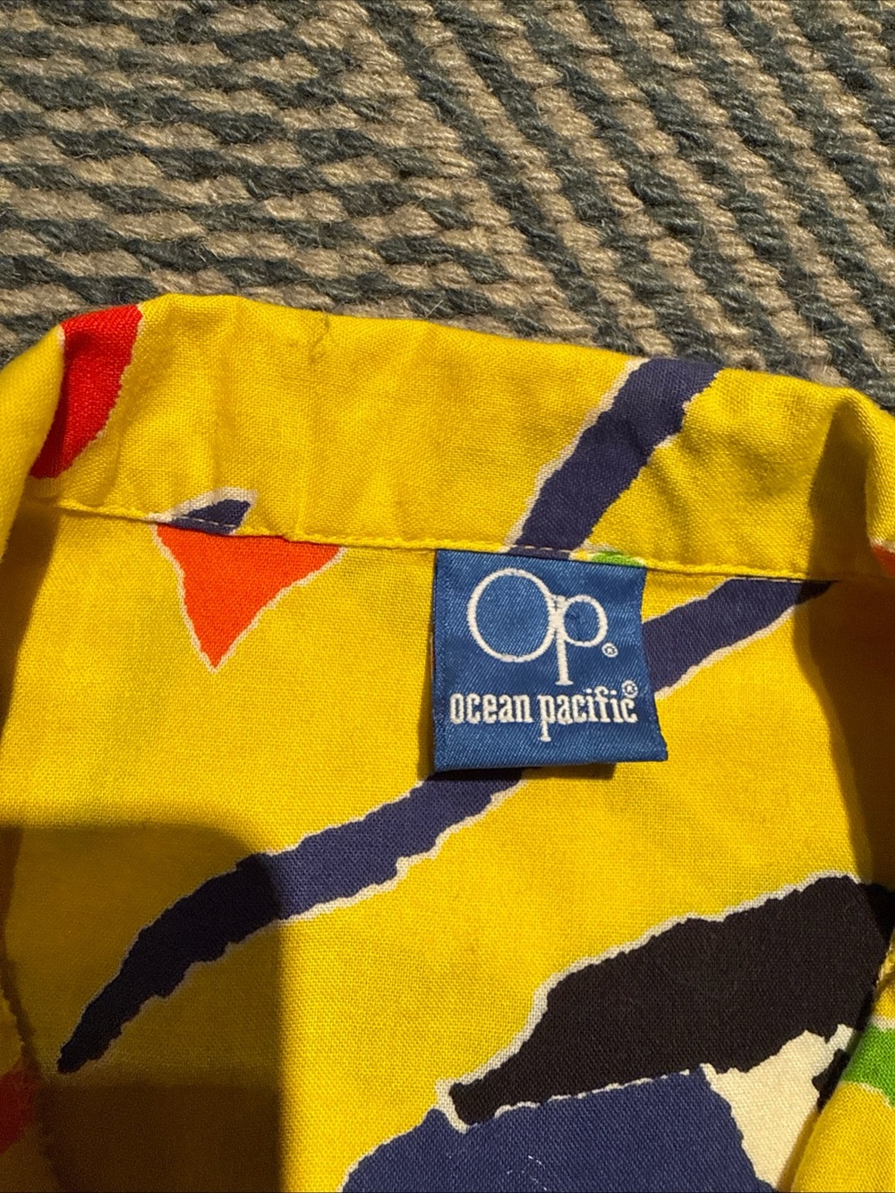 Vintage Op 80s Mens Parrot Yellow Short Sleeve Button Up Shirt Size L - Picture 10 of 10